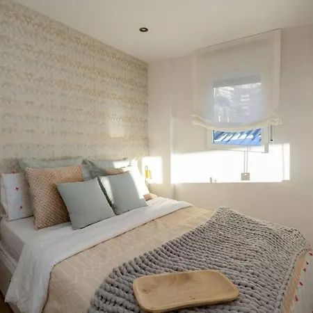 Holidays. Casa Nieve. 6 Personas, 2 Plazas Parking *