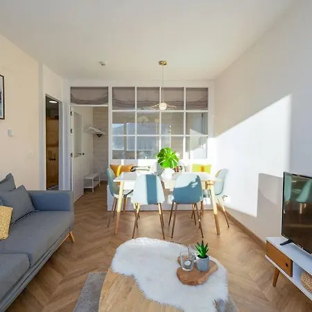 Holidays. Casa Nieve. 6 Personas, 2 Plazas Parking Sierra Nevada